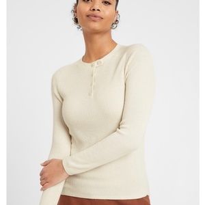 NWT BANANA REPUBLIC  cream color silk blend Henley sweater size XL